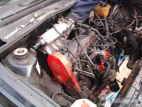 VW Scirocco - Her er den gamle motor ved at blive frakoblet billede 5