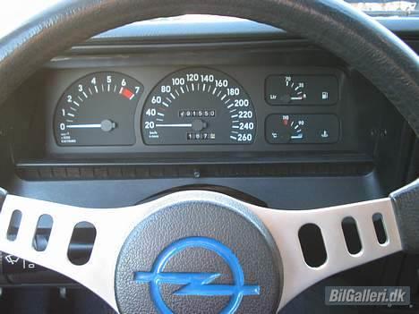 Opel monza 3000 24v billede 8