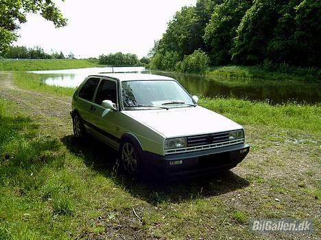 VW Golf 2 GTI        (SOLGT) - Så er der sgu Golf i naturen... billede 1