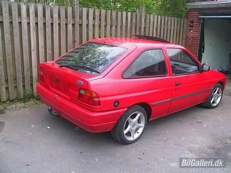 Ford Escort -SOLGT- billede 3