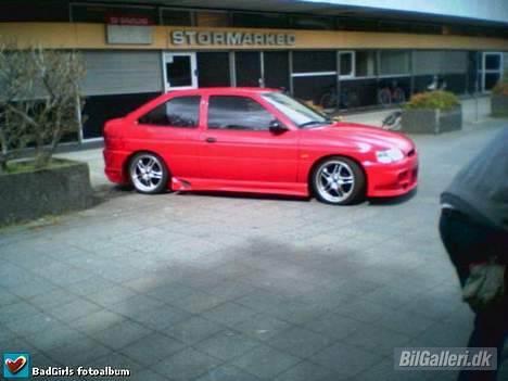 Ford Escort - SOLGT - Den skulle have været med i en reklame for Zulu, men det blev aflyst i sidste øjeblik.. :-( billede 16