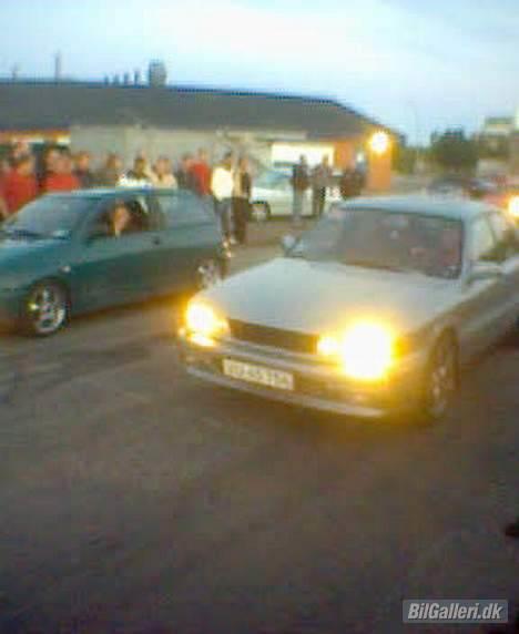 Mitsubishi Galant 2.0i LE - SOLGT!!! - Mobilbillede: StreetRace i Aalborg 11/6/2005: BabyRaketten mod Kim´s Seat Ibiza billede 4