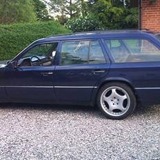 Mercedes Benz w124 300 td