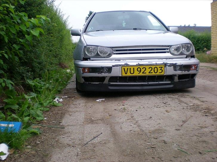 VW Golf 3 Stc. Van - Fik lavet lidt på hjelmen billede 6