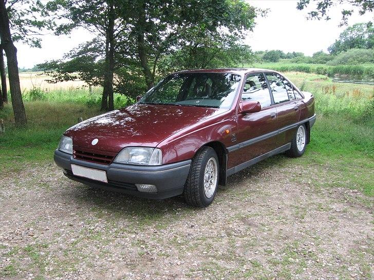 Opel Omega A 2,0i CD >Solgt< billede 3