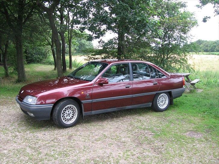 Opel Omega A 2,0i CD >Solgt< billede 4