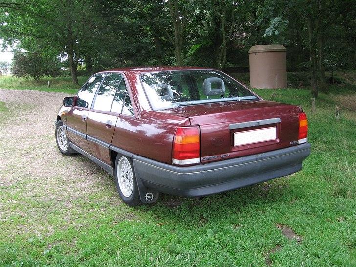 Opel Omega A 2,0i CD >Solgt< billede 5
