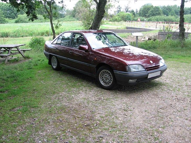 Opel Omega A 2,0i CD >Solgt< billede 6