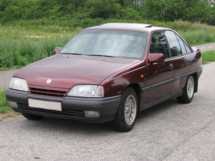 Opel Omega A 2,0i CD >Solgt< billede 15