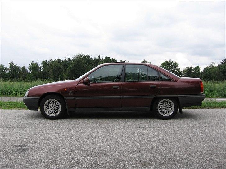 Opel Omega A 2,0i CD >Solgt< billede 19