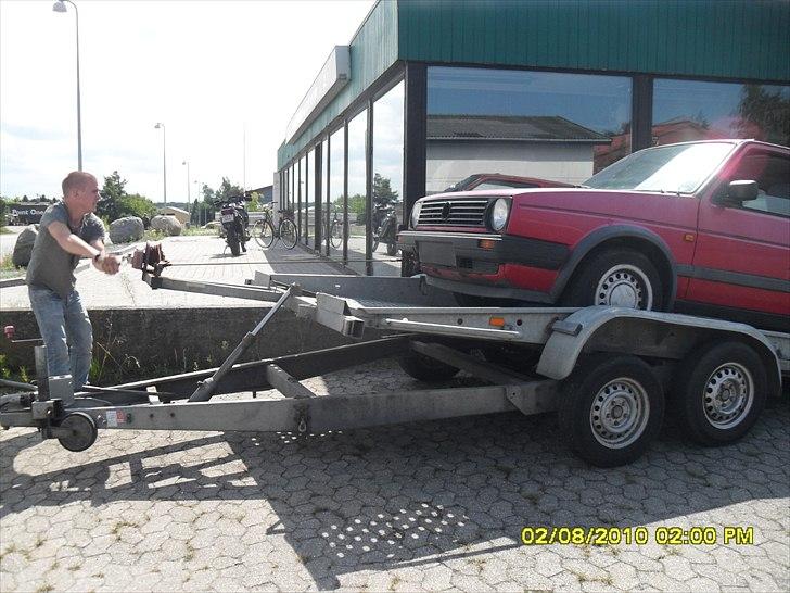 VW Golf 2 1.8  solgt - der er jeg igang med spillet :) billede 4