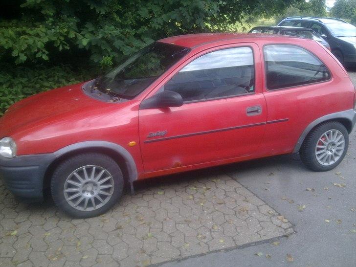 Opel corsa b sving....solgt - lige lavet panel billede 1