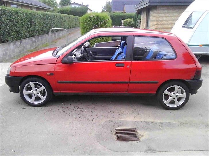 Renault Clio 1,4i RN skrottet billede 1