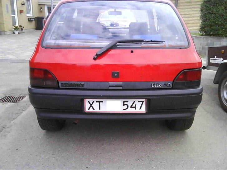 Renault Clio 1,4i RN skrottet billede 10