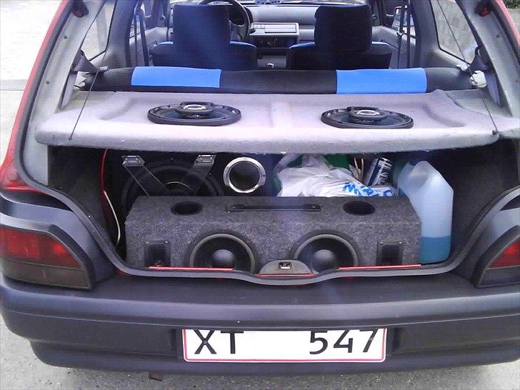 Renault Clio 1,4i RN skrottet billede 12