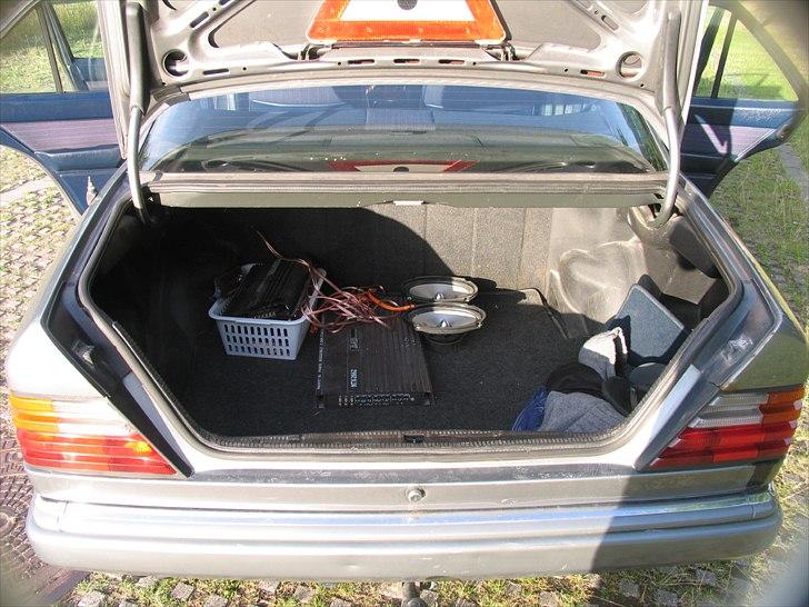 Mercedes Benz 300 D solgt billede 9