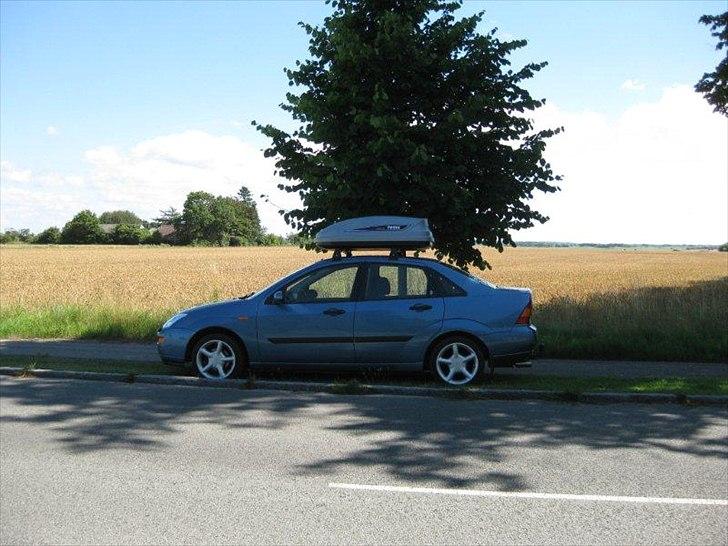 Ford Focus 1,6 16V GHIA sedan billede 17