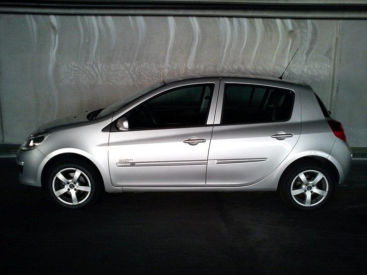 Renault Clio III Sport - Nu mangler den kun tonede ruder billede 1