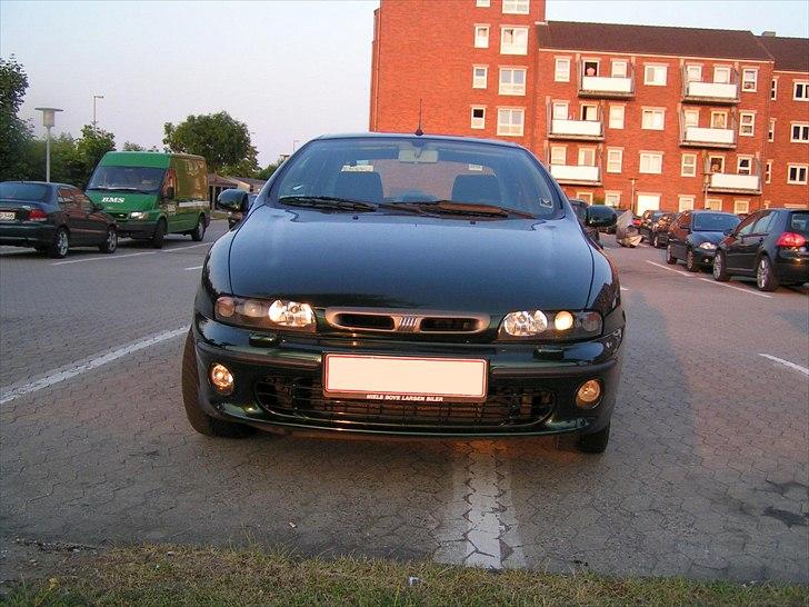 Fiat Marea 2,0 20v 155 HLX - Syntes den ser lidt ond ud som du har lavet lygterne og grill på..! billede 2