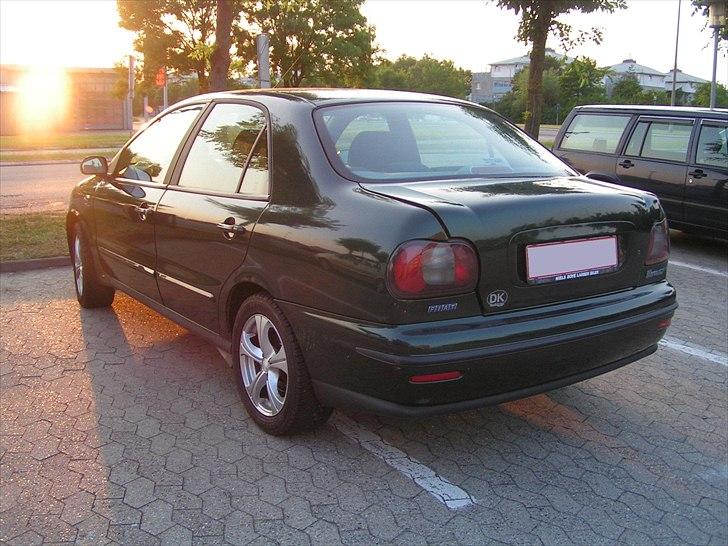 Fiat Marea 2,0 20v 155 HLX - Bagagerummet står åbent :o) der skal ikke være den store mellemrum :o) billede 4