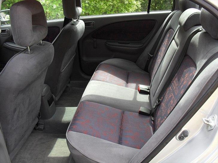 Toyota Avensis Luna 4d **SOLGT** billede 3