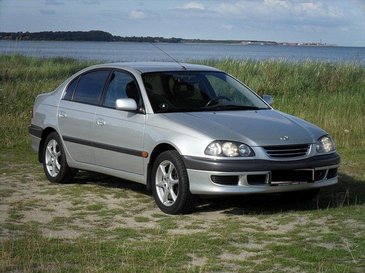 Toyota Avensis Luna 4d **SOLGT** billede 10