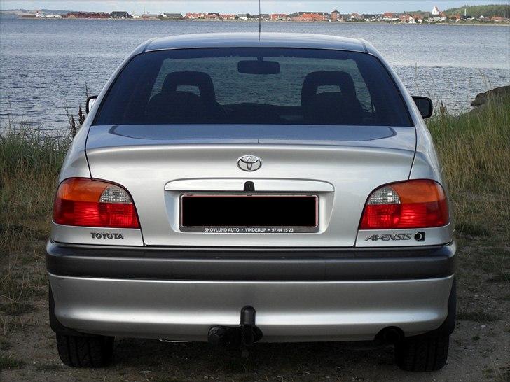 Toyota Avensis Luna 4d **SOLGT** billede 11