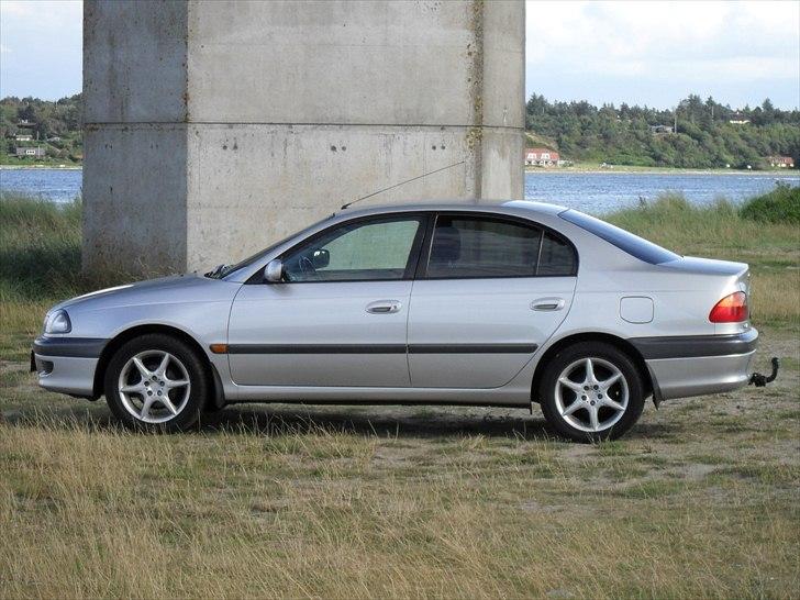 Toyota Avensis Luna 4d **SOLGT** billede 14