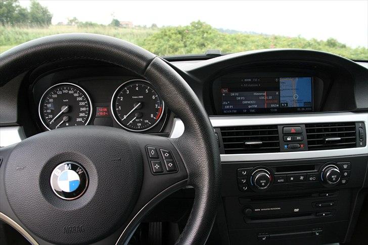 BMW 325i Coupe - SOLGT billede 8