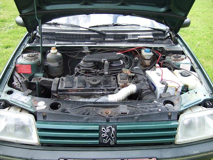 Peugeot 205 RG Cabriolet (SOLGT) billede 11