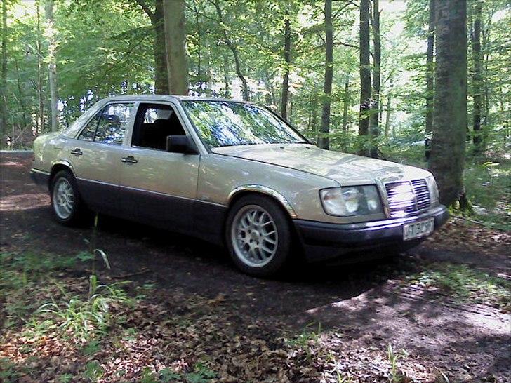 Mercedes Benz w124 250d solgt billede 17