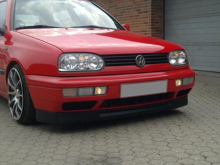VW Golf III - Så blev den nye VR6 underlæbe monteret. billede 16