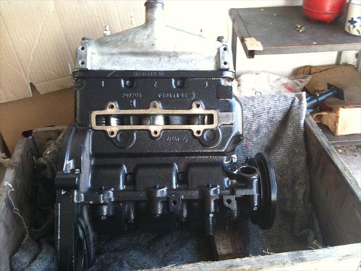 Saab 93 - Nyrenoveret motor - klar til at komme i. Bliver malet grøn til vinter ( original farve ) billede 7