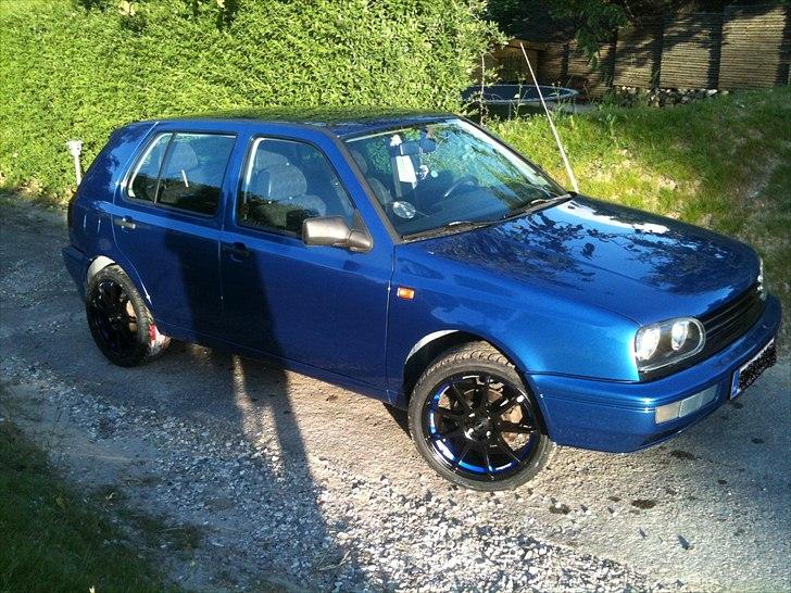 VW golf 3 SOLGT - Helt ny malet billede 1