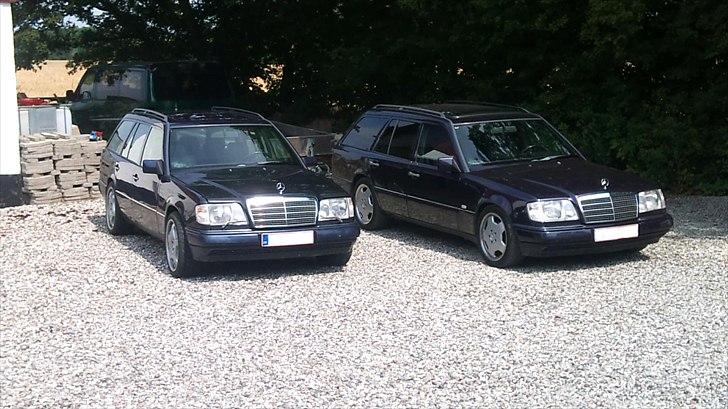 Mercedes Benz w124 300 td - min til venstre og mine forældre ´s til højre  billede 17