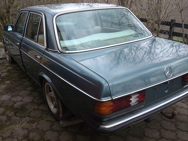Mercedes Benz W123 300D PROJEKT billede 7