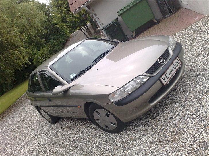 Opel Vectra b hatchback billede 1