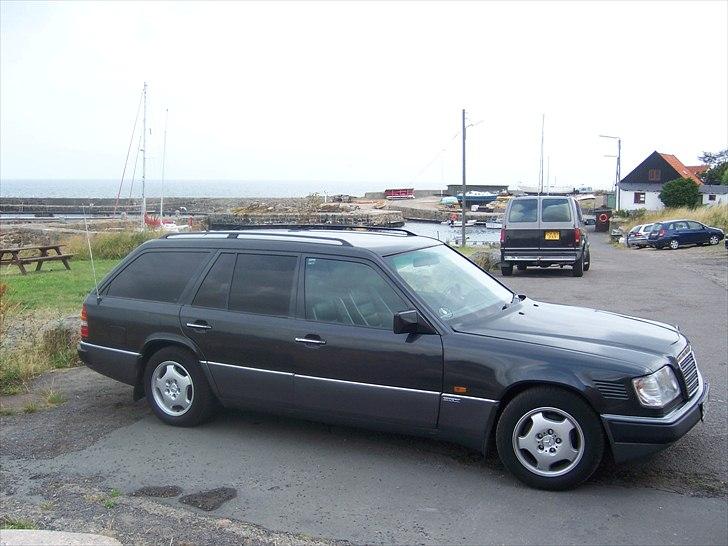 Mercedes Benz 124  250 TD - Solgt billede 1