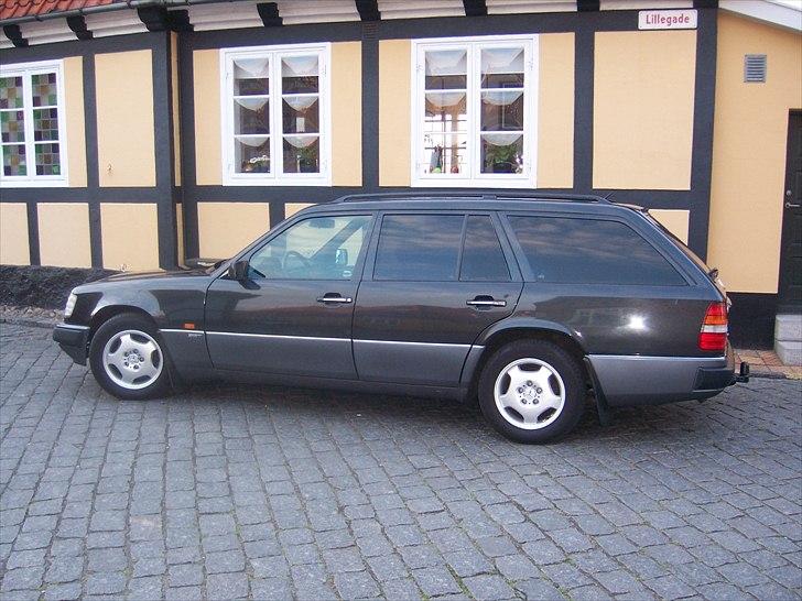 Mercedes Benz 124  250 TD - Solgt billede 6