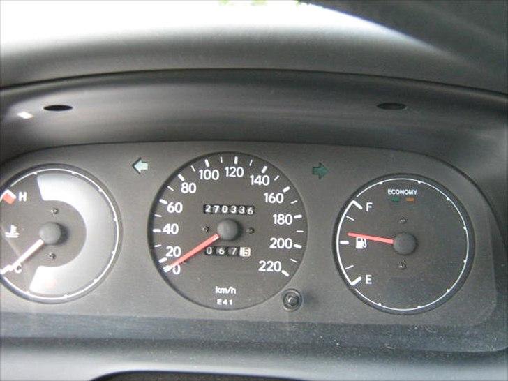 Toyota Corolla101XLi Sedan SOLGT billede 4