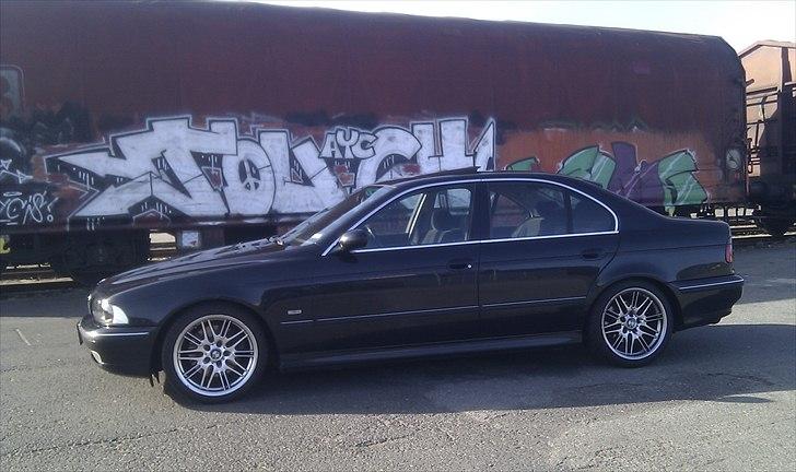 BMW E39 528i --- SOLGT billede 3