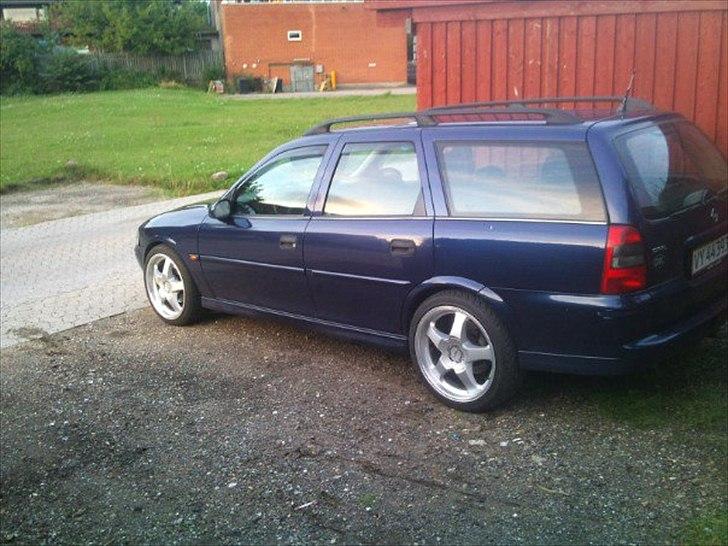 Opel Vectra B 2.0 16V - Nu med 18" sommerhjul i indkørslen billede 7