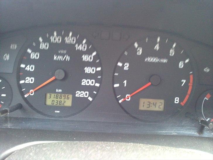 Nissan primera 1,6 billede 2