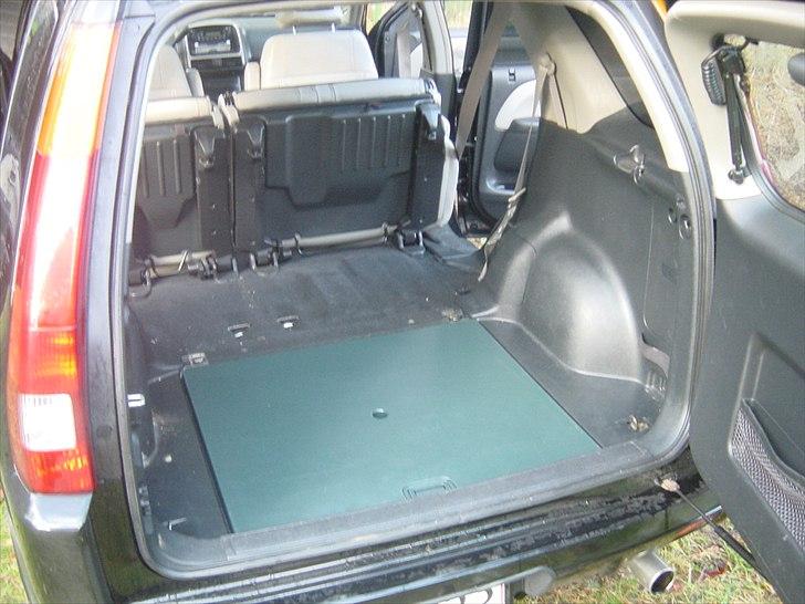 Honda CR-V 2,0 aut. Executive - Sammenklappeligt campingbord! Dog knap så praktisk på en rasteplads med bagage ovenpå... billede 13