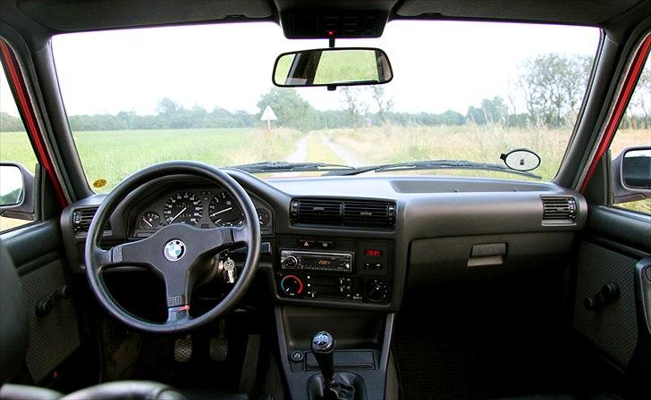 BMW E30 320i billede 5