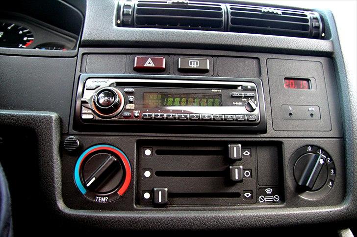 BMW E30 320i billede 8