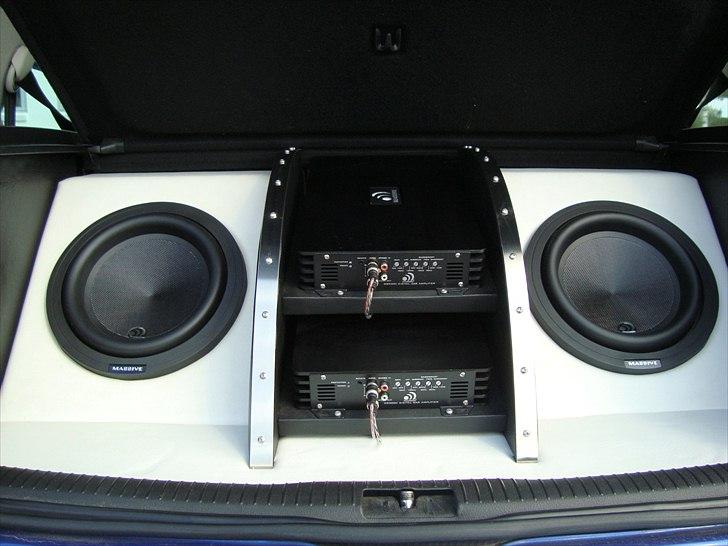 VW Golf IV GTi 1,9 TDi *SOLGT* - Anlægget - 2 x subwoofere og 2 x forstærkere billede 13