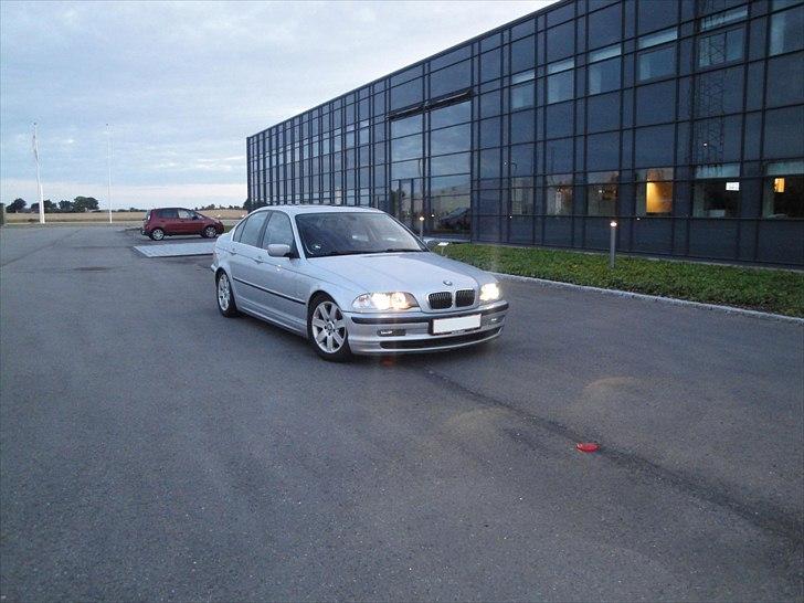 BMW 328i Steptronic (SOLGT) billede 4