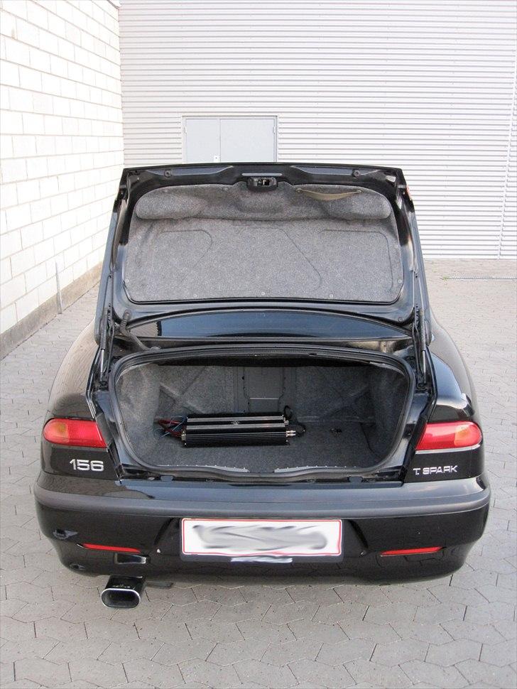 Alfa Romeo 156 (TIL SALG) - Bagagerum (før ICE installation og før udstødning blev sat på plads igen) billede 4