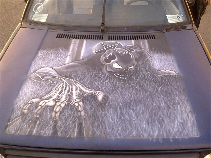 VW golf 2 (banditten) byttet - nyt billede d. 10/8-10 min nye hjelm den bliver malet sort rundt om billedet  billede 19